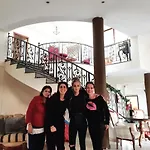 Mansion Ideal For 3 Families Or Vilă *