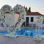 Vilă Mansion Ideal For 3 Families Or