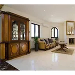 Vilă Mansion Ideal For 3 Families Or