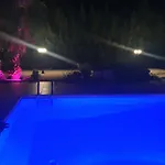 Mansion Ideal For 3 Families Or Vilă