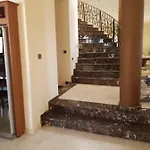 Vilă Mansion Ideal For 3 Families Or *