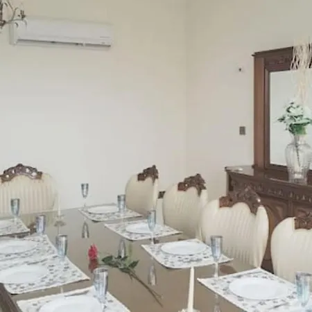 Mansion Ideal For 3 Families Or فيلة *