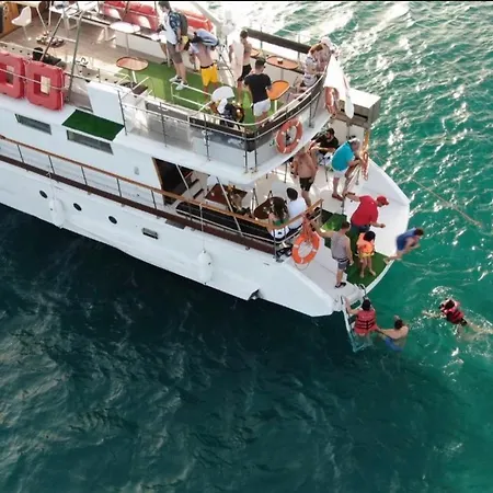 Mansion Ideal For 3 Families Or 别墅 *