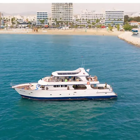 Mansion Ideal For 3 Families Or * Larnaca