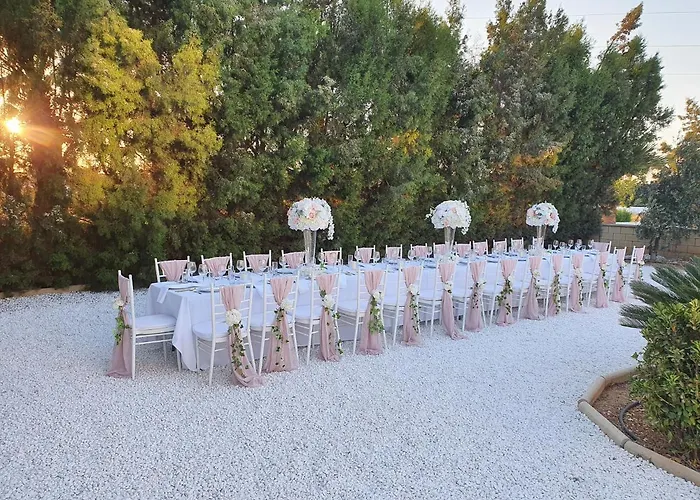 Mansion Ideal For 3 Families Or 别墅 *