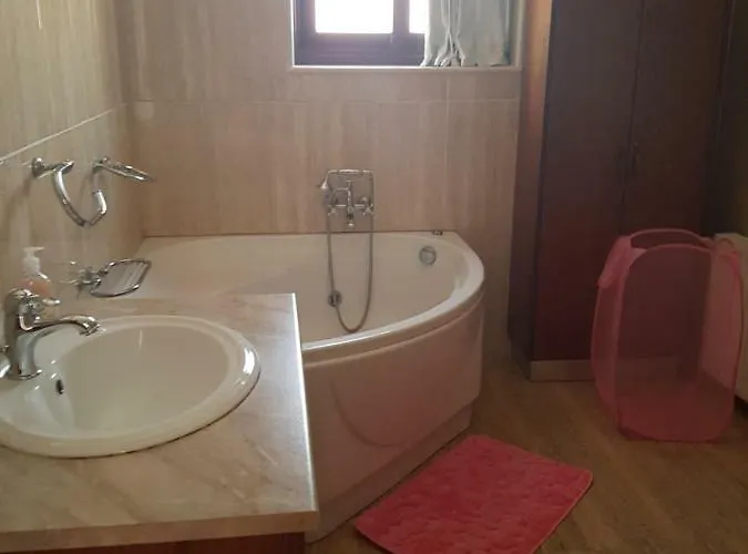 Mansion Ideal For 3 Families Or