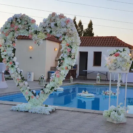 Βίλα Mansion Ideal For 3 Families Or
