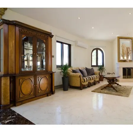 Βίλα Mansion Ideal For 3 Families Or