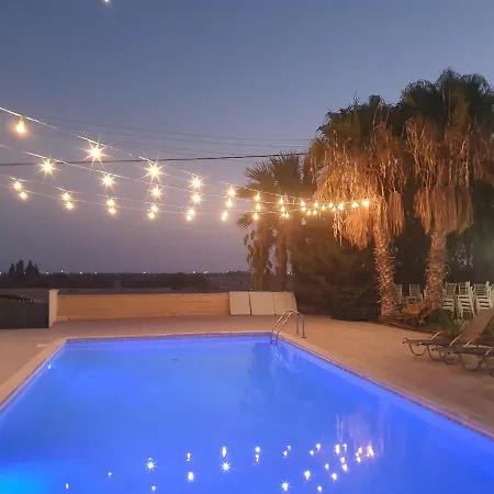Mansion Ideal For 3 Families Or Βίλα *