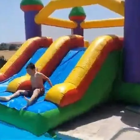 Mansion Ideal For 3 Families Or Willa Larnaca