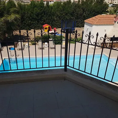 Βίλα Mansion Ideal For 3 Families Or