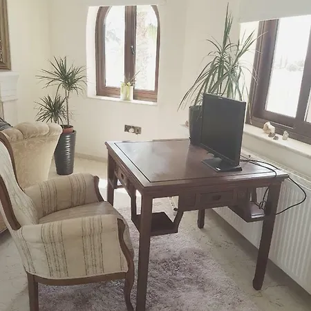 Mansion Ideal For 3 Families Or