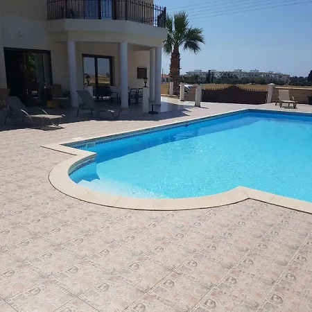 Βίλα Mansion Ideal For 3 Families Or