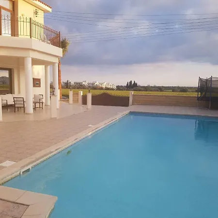 Mansion Ideal For 3 Families Or * Larnaca