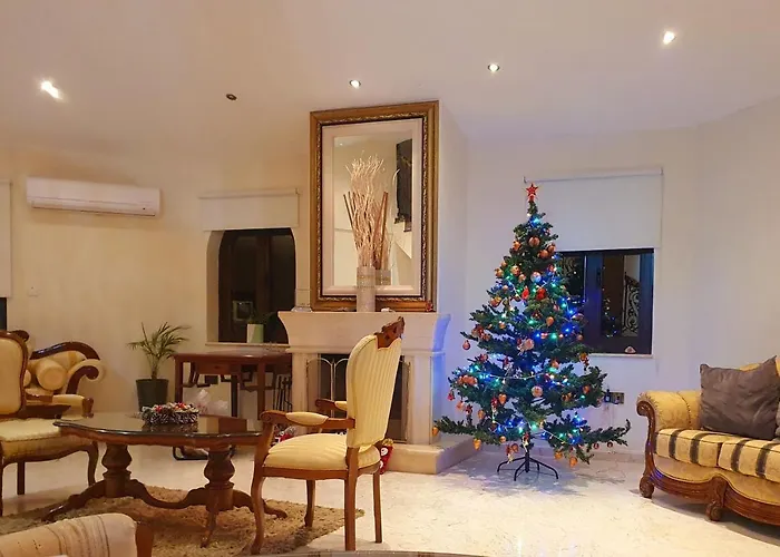 Mansion Ideal For 3 Families Or Вилла