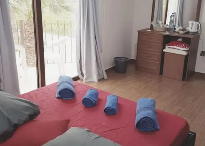 Вилла Mansion Ideal For 3 Families Or *