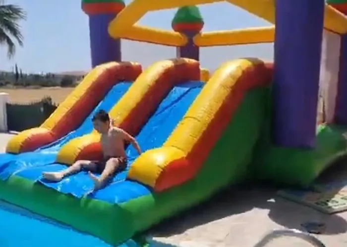 Mansion Ideal For 3 Families Or Вилла Ларнака