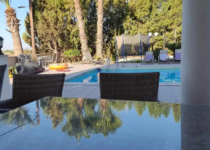 Mansion Ideal For 3 Families Or Ларнака