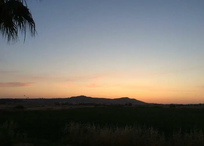 Mansion Ideal For 3 Families Or Ларнака