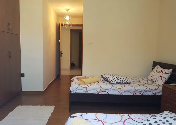 Mansion Ideal For 3 Families Or Ларнака