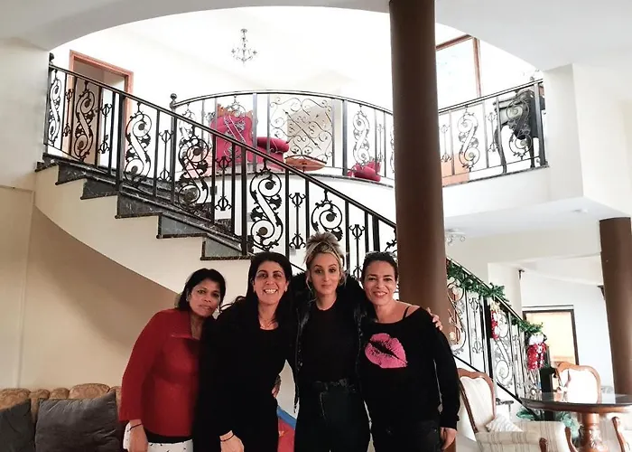 Mansion Ideal For 3 Families Or Βίλα *